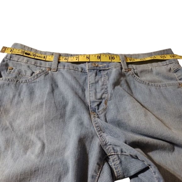 Bandolino Blu Women's Light Blue Missy Sams Capris Jeans Size 8! - Picture 7 of 12